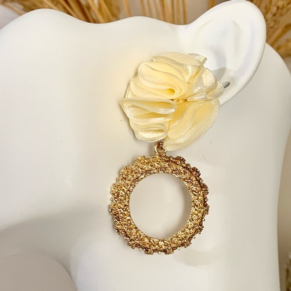 Dangle flower earrings - Picture 1 of 6